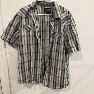 Cody James Men's Regular Fit Gray Plaid Short Sleeve Western Snap Shirt